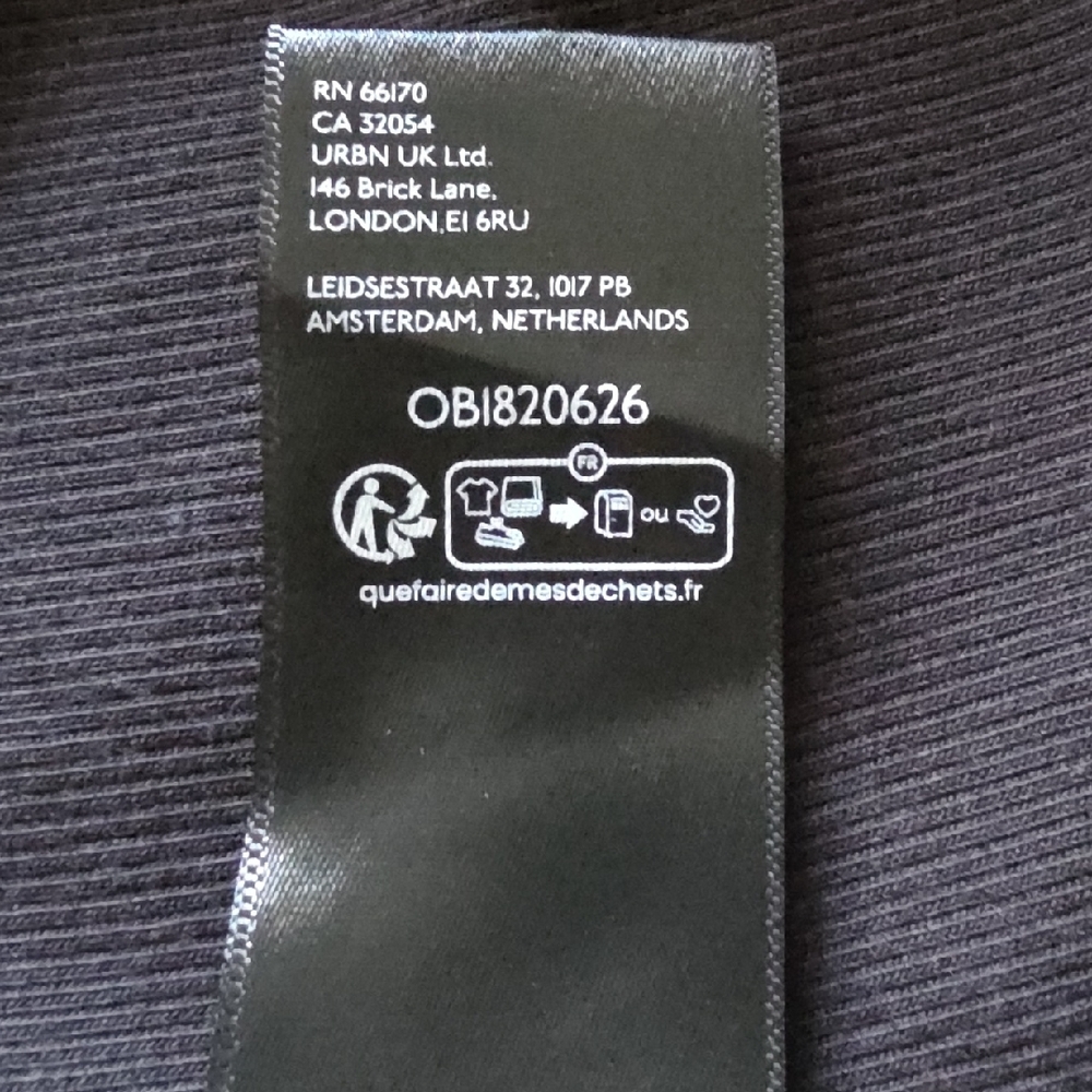 PILCRO Black Ribbed Tank with Faux-Leather Trim. Size Small - Picture 6 of 6